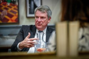Photographs of Northern Agenda Editor Rob Parsons interviewing Sir Lynton Crosby at King Street Townhouse. Pic by Vincent Cole 02 09 2021
